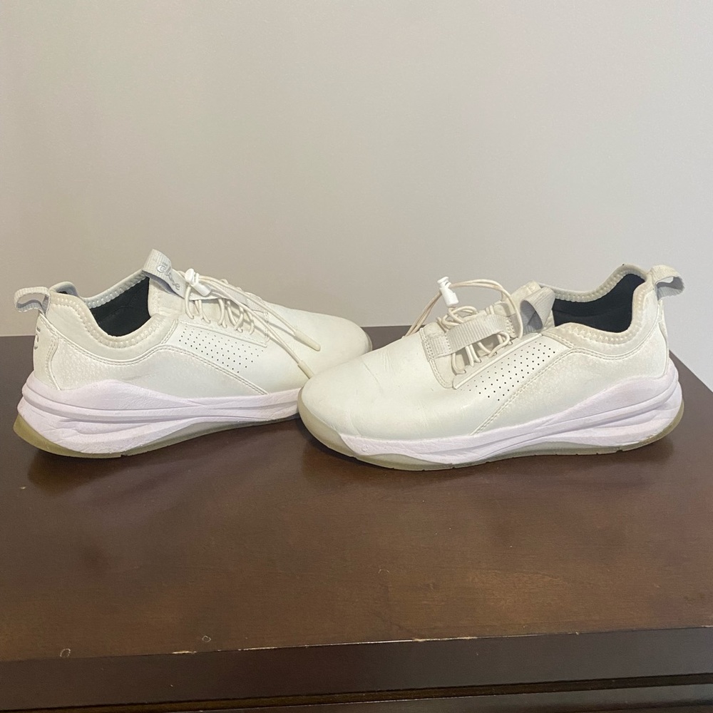 CLOVE like new healthcare shoes